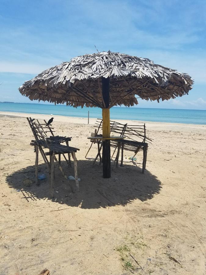Luna Beach Hotel Nilaveli Bagian luar foto
