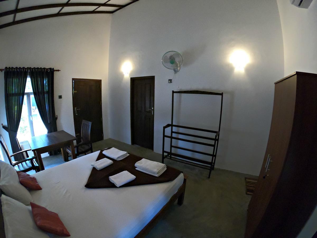 Luna Beach Hotel Nilaveli Bagian luar foto