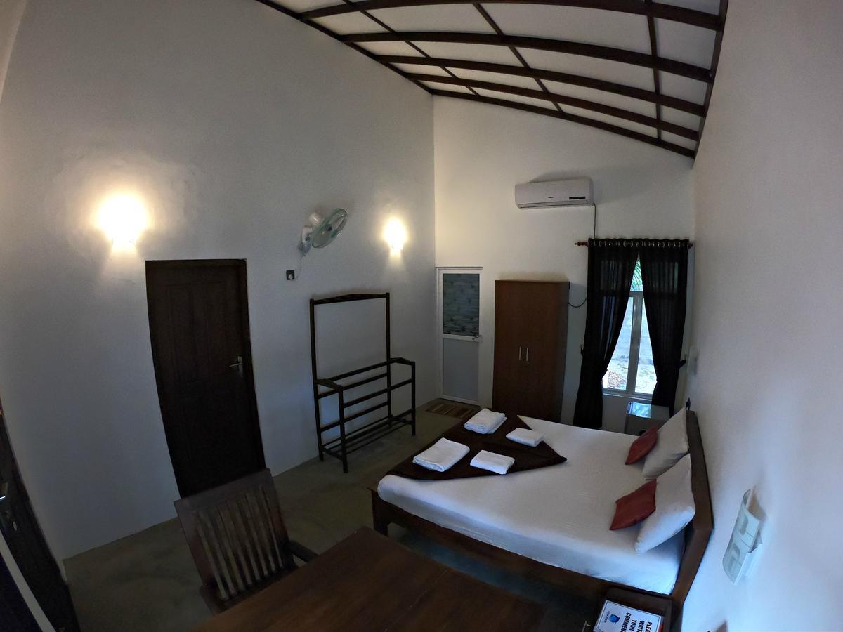 Luna Beach Hotel Nilaveli Bagian luar foto