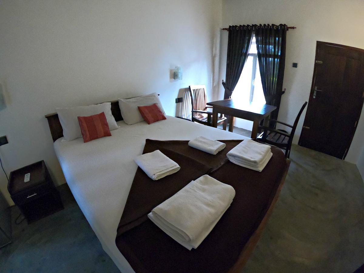 Luna Beach Hotel Nilaveli Bagian luar foto