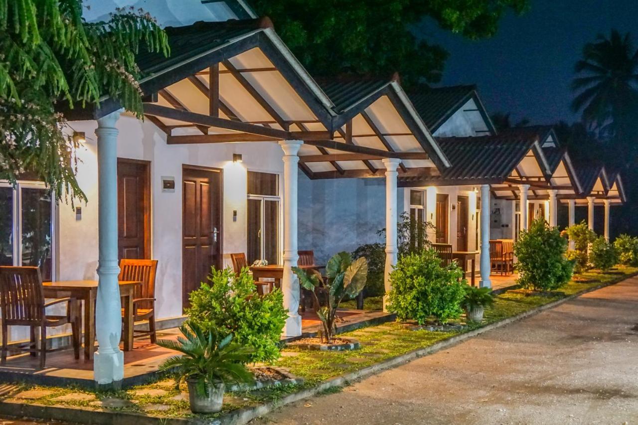 Luna Beach Hotel Nilaveli Bagian luar foto