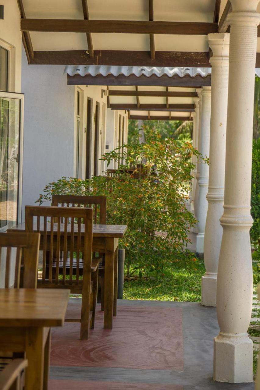 Luna Beach Hotel Nilaveli Bagian luar foto